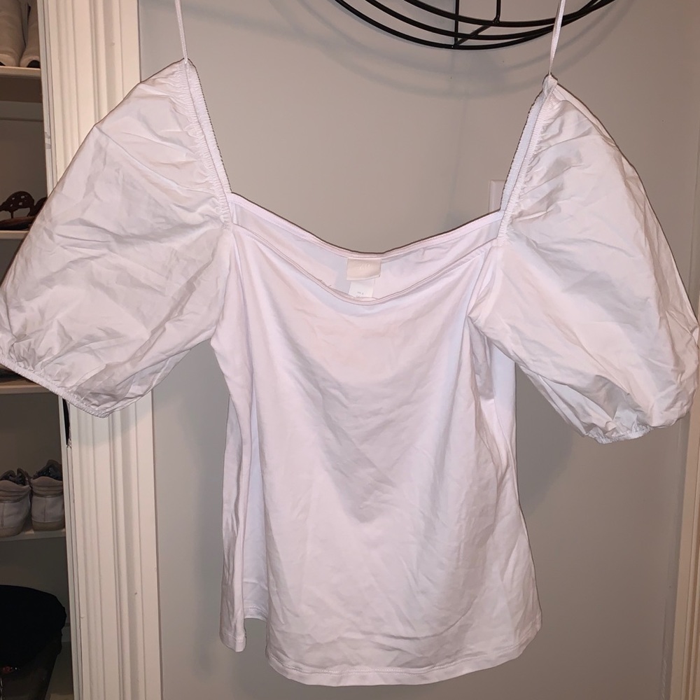 H & M white puff sleeve top